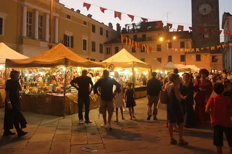 Pontremoli Medievalis Pontremoli square during the Medievalis event