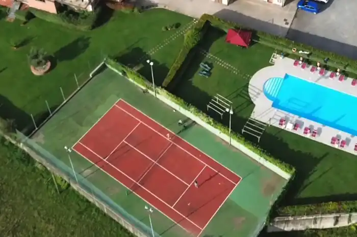 Campo da Tennis del Park Hotel La Pineta Campo da Tennis del Park Hotel La Pineta